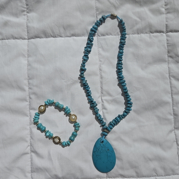Turquoise Beaded Necklace and Bracelet Set - Picture 1 of 3